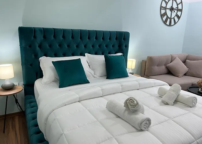Franci\'S Apartment No3