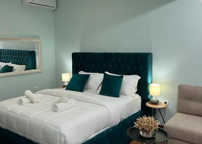 Franci\'S Apartment No3