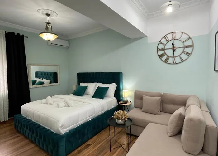 Franci\'S Apartment No3